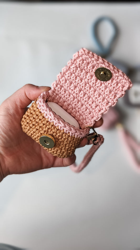 Crochet Airpod Case | Color Brown-Pink