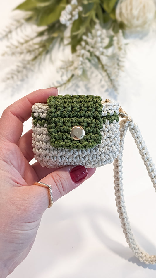 Crochet AirPod Case| Color Ecru with Olive Green