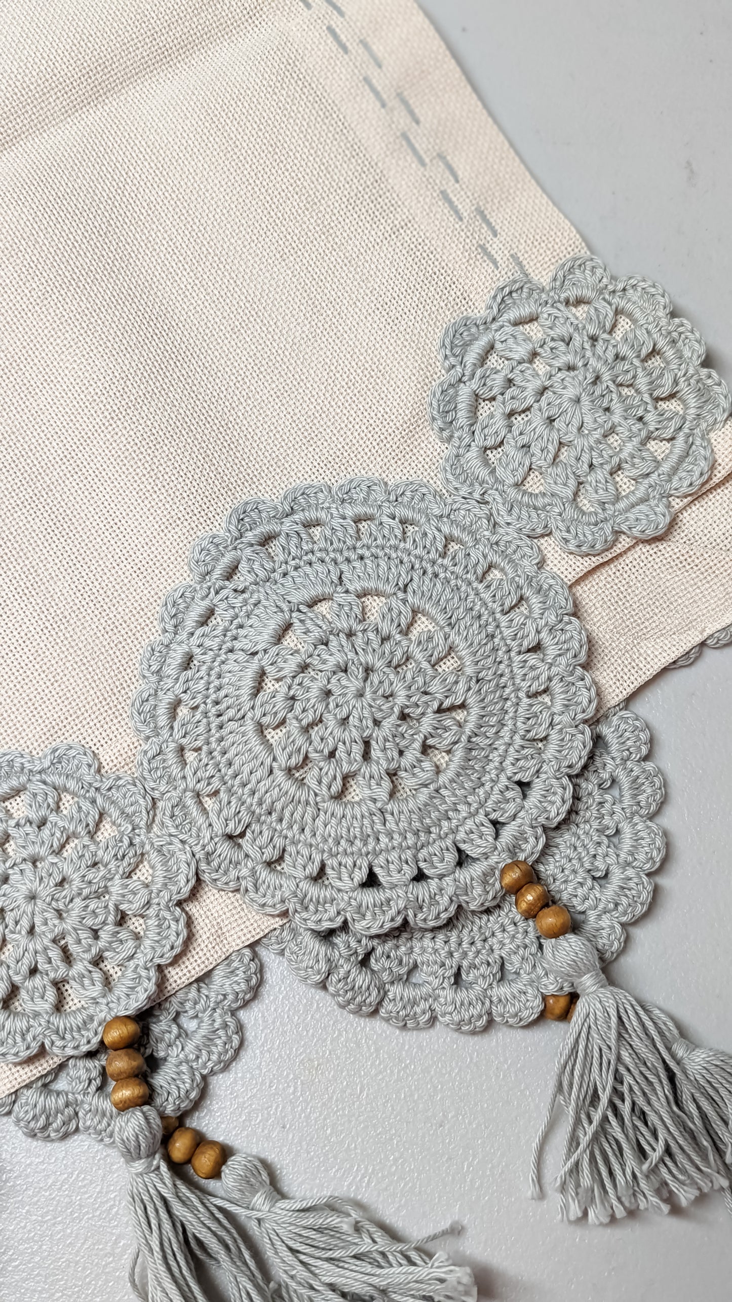 Hand Crochet on Linen| Set of 2 pillow cases and 1 table runner